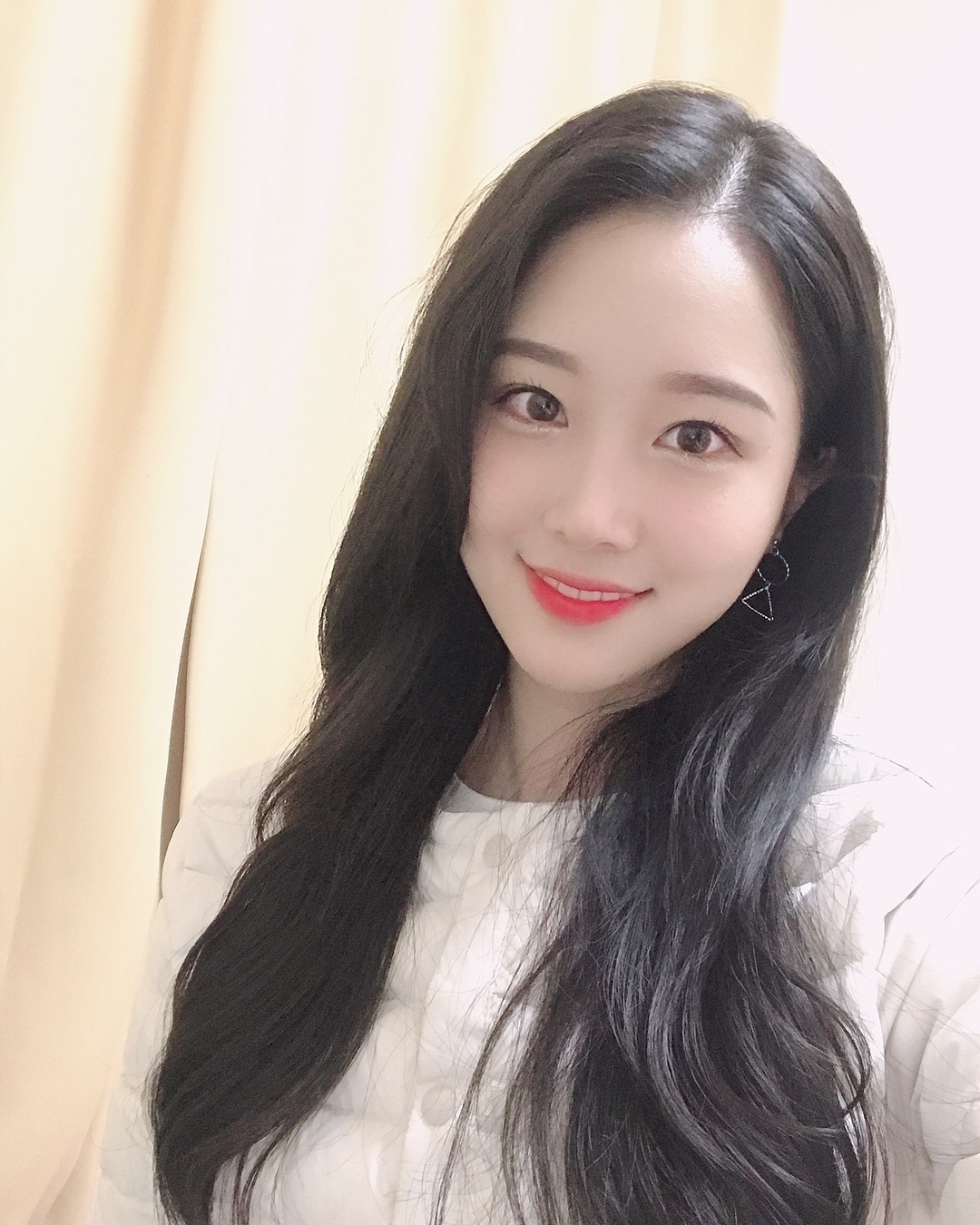 함께 웃는 커플 클로즈업